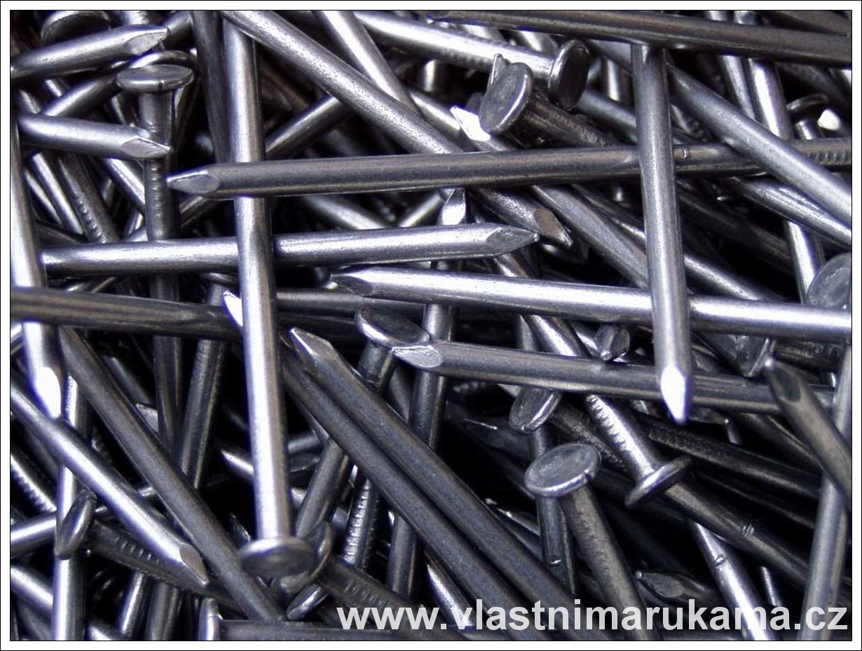 hřebíky, foto med hřebíky