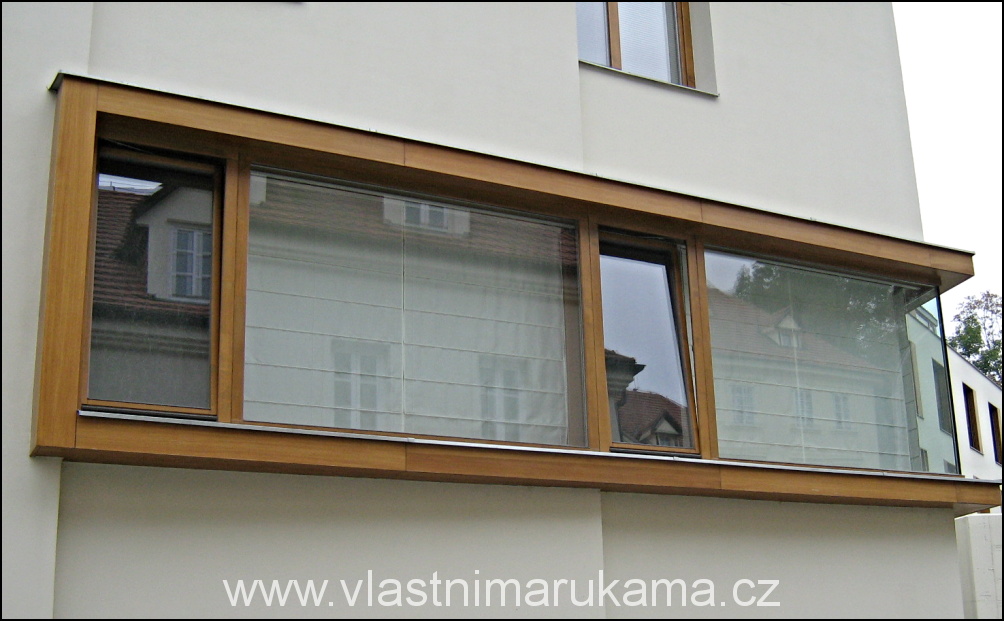 Moderní dřevěné eurookno