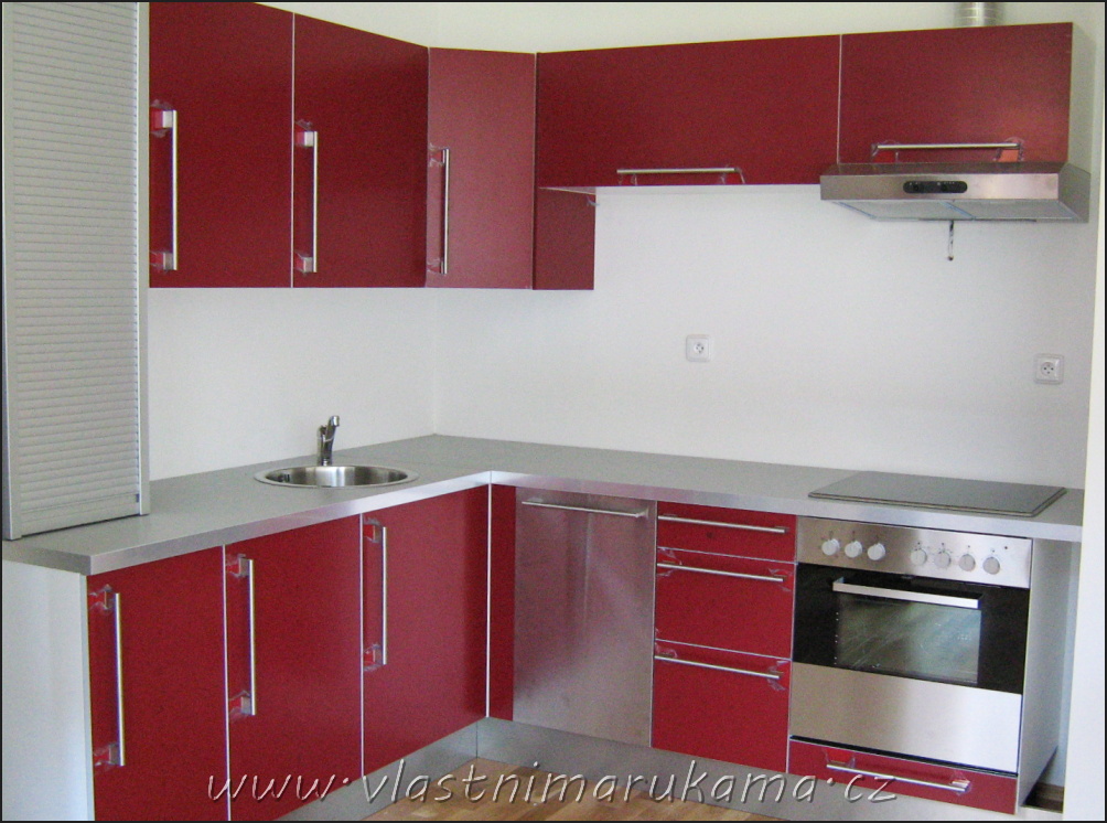 upevnění kuchyňských skříněk