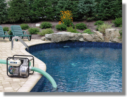 Vedle stabilních čerpadel zabudovavých v domě, jsou čerpadla ideálním pomocníkem všude tam, kde není zaveden elektrický proud.