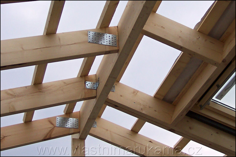spoje krovů, foto archiv krov nově budovaného domu