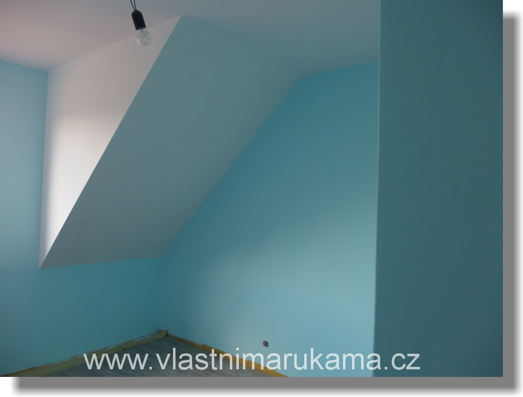 podkrovní pokoj, foto med