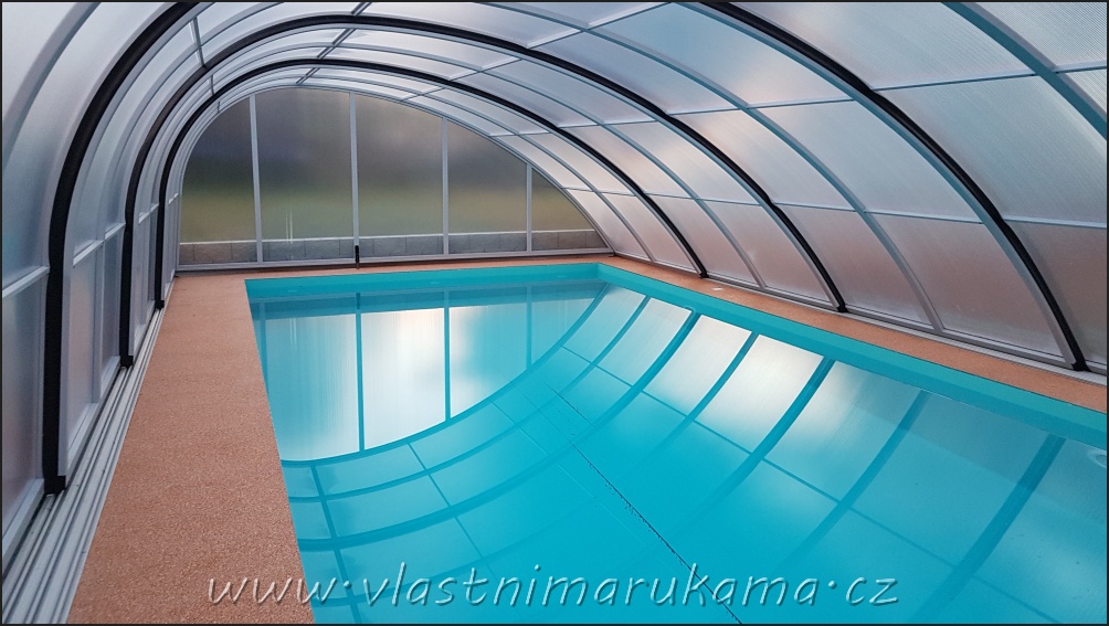 Abychom se v bazénu mohli koupat bez obav o zdraví, musíme si pořídit filtrační zařízení. 